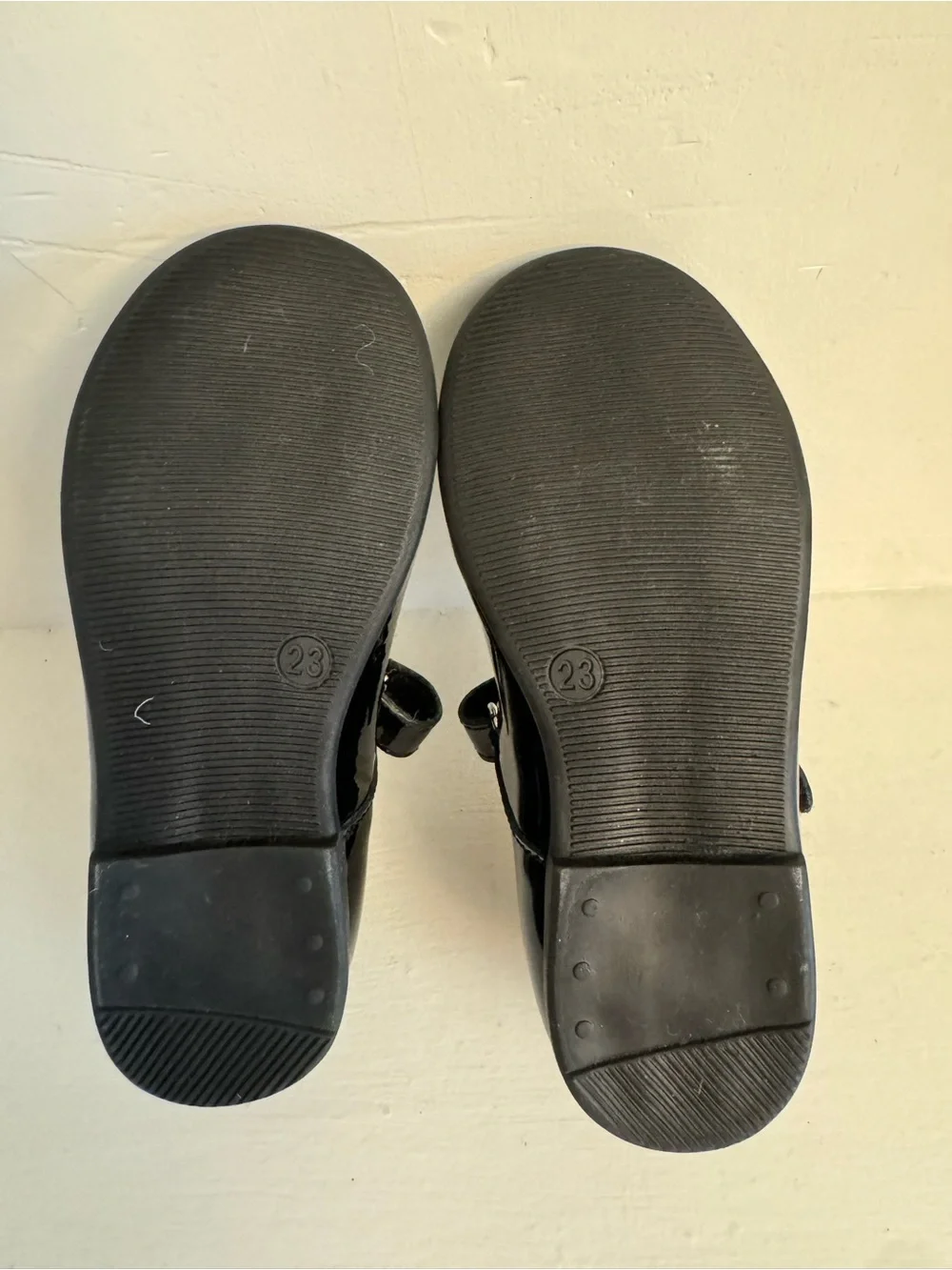 Naturino Toddler Girl Size EU 23 Black Patent Leather Mary Jane's with Bow
